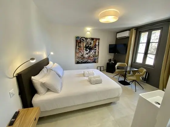 Luxury Süit, 1 Büyük (Queen) Boy Yatak, Jakuzi (Graffiti)