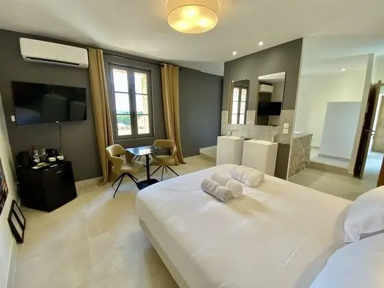 Luxury Süit, 1 Büyük (Queen) Boy Yatak, Jakuzi (Graffiti)