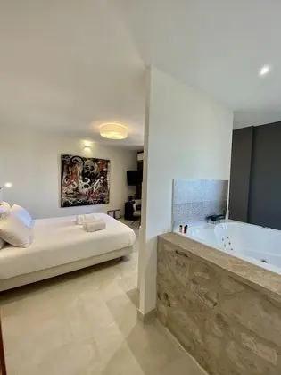 Luxury Süit, 1 Büyük (Queen) Boy Yatak, Jakuzi (Graffiti)