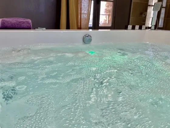 Luxury Süit, 1 Büyük (Queen) Boy Yatak, Jakuzi (Graffiti)