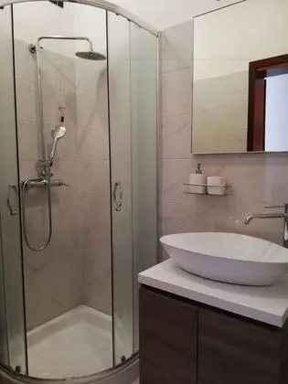 Tek Büyük veya İki Ayrı Yataklı Oda (Fuoco)