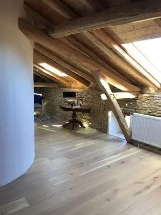 Tek Büyük Yataklı Oda (Kartell)