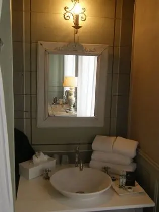 Traditional Tek Büyük Yataklı Oda
