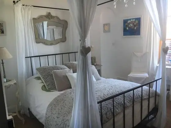 Romantic Tek Büyük Yataklı Oda (7eme Ciel)