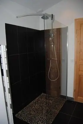 Comfort Tek Büyük Yataklı Oda, Özel Banyo, Havuz Manzaralı (Ptit Piquey)