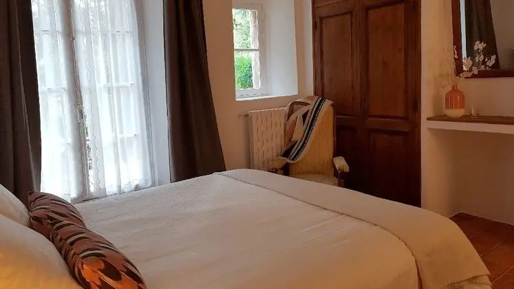 Tek Büyük Yataklı Oda (Rose)