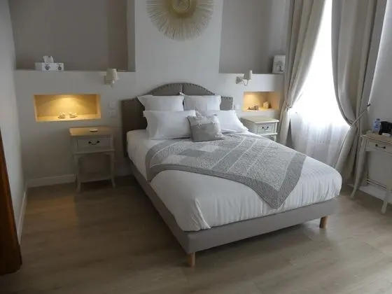 Comfort Tek Büyük Yataklı Oda (Ambre)