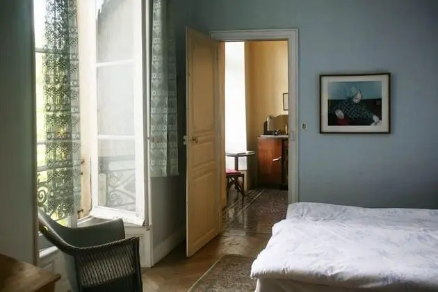 Tek Büyük Yataklı Oda, Ortak Banyo