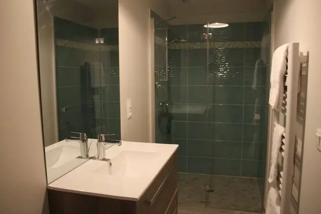 Business Tek Büyük Yataklı Oda (La Mazière)