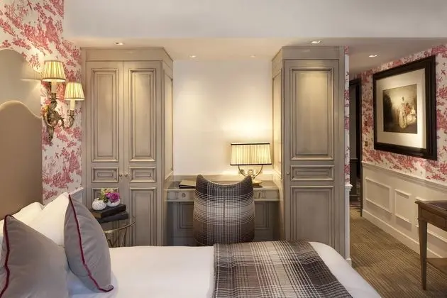 Deluxe Oda (Opera View)