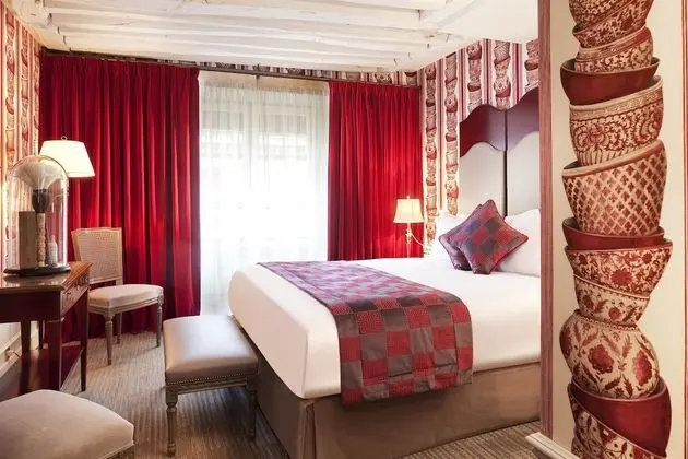 Deluxe Oda (Opera View)