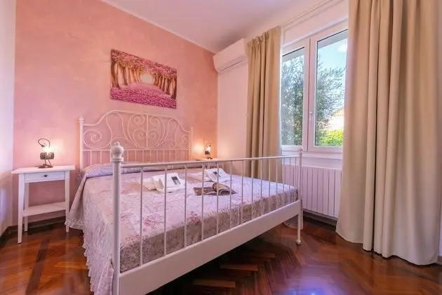 Family Apart Daire, 2 Çift Kişilik Yatak, Bahçeli (La Maison Fleurie Appartamento)