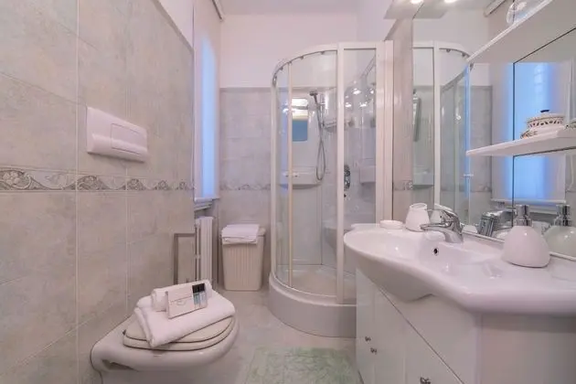 Family Apart Daire, 2 Çift Kişilik Yatak, Bahçeli (La Maison Fleurie Appartamento)