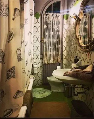 Tek Büyük Yataklı Oda, Ortak Banyo (Parigi Chic)