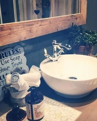 Tek Büyük Yataklı Oda, Ortak Banyo (Parigi Chic)