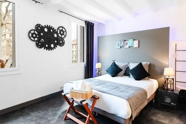 Deluxe Tek Büyük Yataklı Oda, Banyolu/Duşlu, Bahçe Manzaralı (FACTORY - 2ème étage)