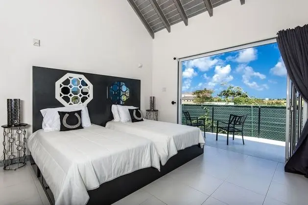 Luxury Villa (7 bedrooms - with Butler)