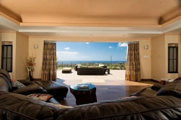 Luxury Villa (7 bedrooms - with Butler)