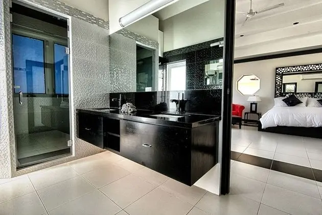 Luxury Villa (7 bedrooms - with Butler)