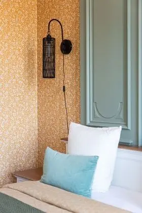 Luxury Tek Büyük Yataklı Oda, Banyolu/Duşlu, Bahçe Manzaralı (Bouton d'or)