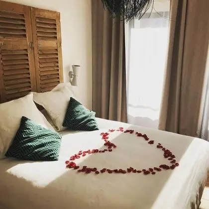 Tek Büyük Yataklı Oda, Balkon (Jardin Public)