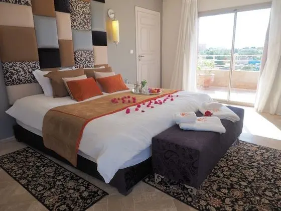 Luxury Süit, 1 Çift Kişilik Yatak, Özel Banyo, Havuz Manzaralı