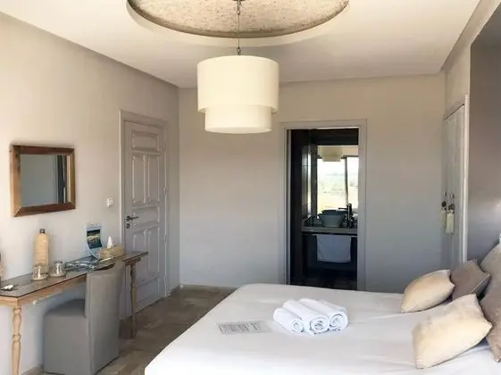 Luxury Süit, 1 Çift Kişilik Yatak, Teras, Havuz Manzaralı