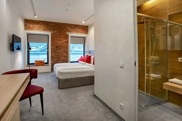 Deluxe Tek Büyük Yataklı Oda