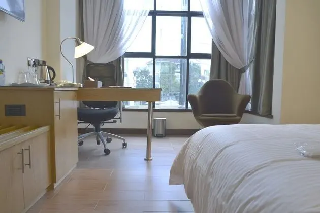 Standard Tek Büyük veya İki Ayrı Yataklı Oda, Şehir Manzaralı