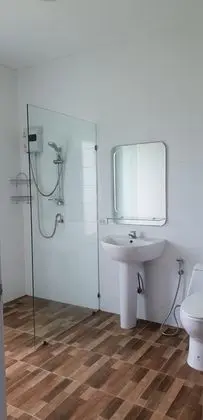 Deluxe Suite with Pool View