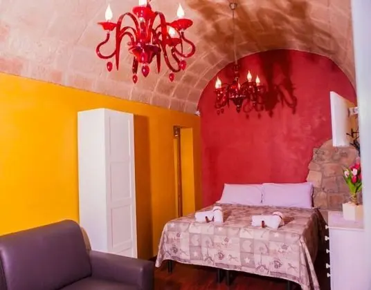 Deluxe Oda, 1 Büyük (Queen) Boy Yatak ve Çekyat (1)