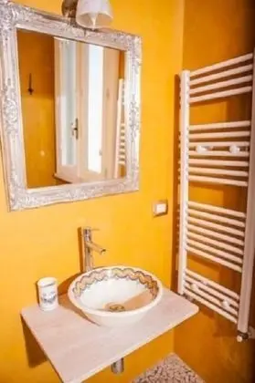 Deluxe Oda, 1 Büyük (Queen) Boy Yatak ve Çekyat (1)