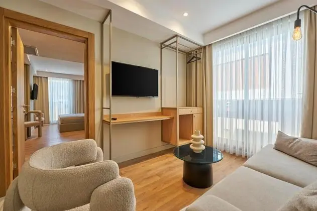 Deluxe Üç Kişilik Oda