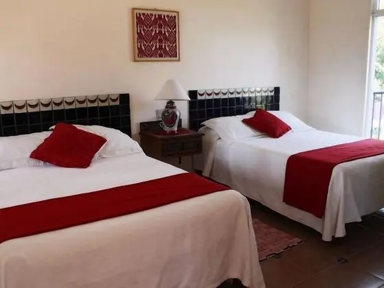 Tek Büyük Yataklı Oda, 2 Çift Kişilik Yatak