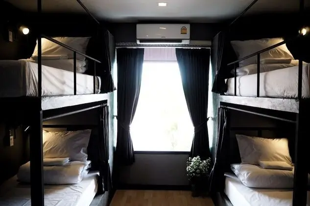 Mixed Shared Dormitory with Shared Bathroom