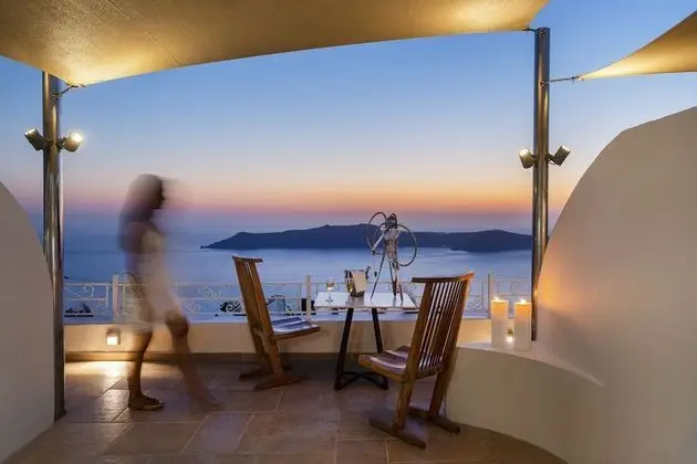Prestige Suite Outdoor Hot Tub Caldera View