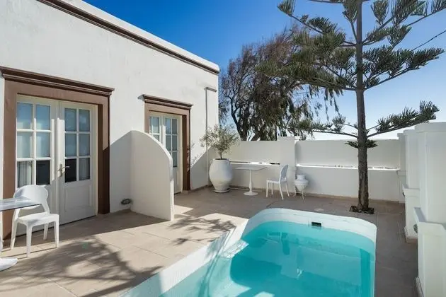 Superior Double Room Semi Private Pool - Inland View