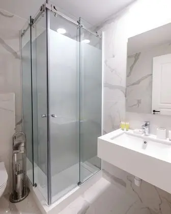 Basic Tek Büyük Yataklı Oda, 1 Büyük (Queen) Boy Yatak, Sigara İçilmez, Şehir Manzaralı
