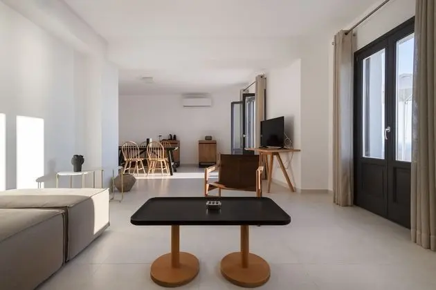 Deluxe Apartment Semi Private Pool with Sea View