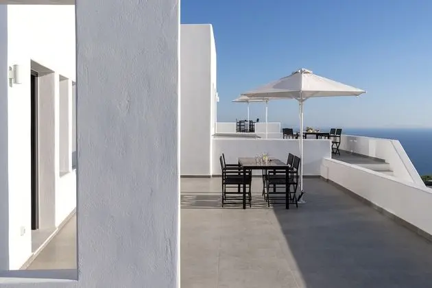 Deluxe Apartment Semi Private Pool with Sea View