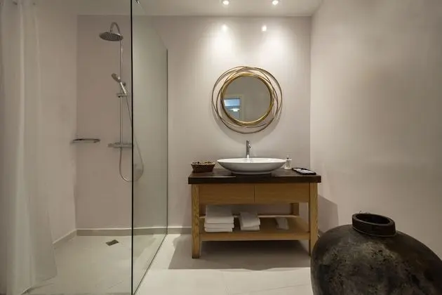 Deluxe Apartment Semi Private Pool with Sea View