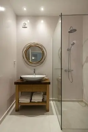 Deluxe Apartment Semi Private Pool with Sea View