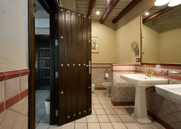 Standard Tek Büyük Yataklı Oda (Interior)