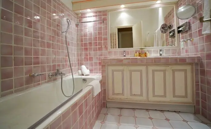 Tek Büyük Yataklı Oda (Medium)