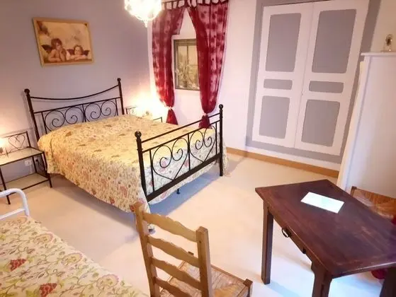 Üç Kişilik Oda, Birden Çok Yatak, Sigara İçilmez