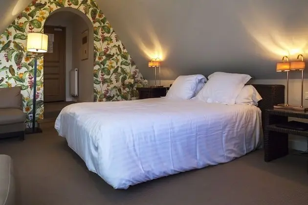 Büyük Yataklı Tek Kişilik Oda