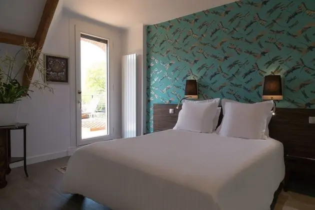 Büyük Yataklı Tek Kişilik Oda