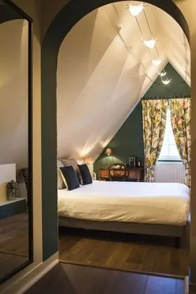 Büyük Yataklı Tek Kişilik Oda