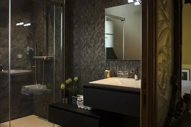 Büyük Yataklı Tek Kişilik Oda