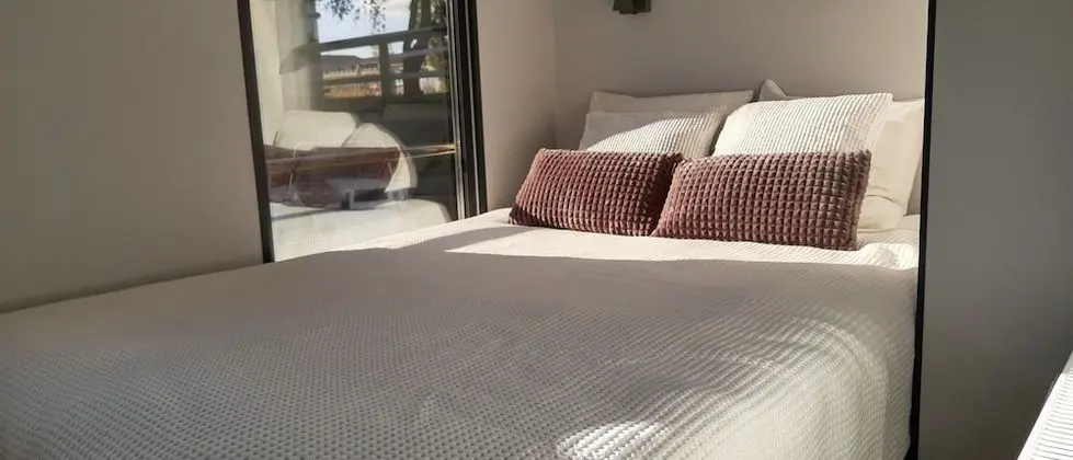 La Mare One (Private Houseboat)